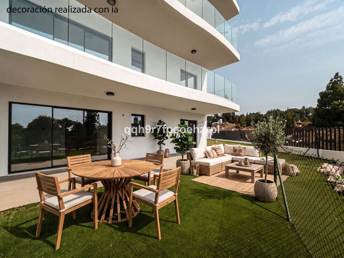 2 Bed Ground Floor Apartment in El Chaparral