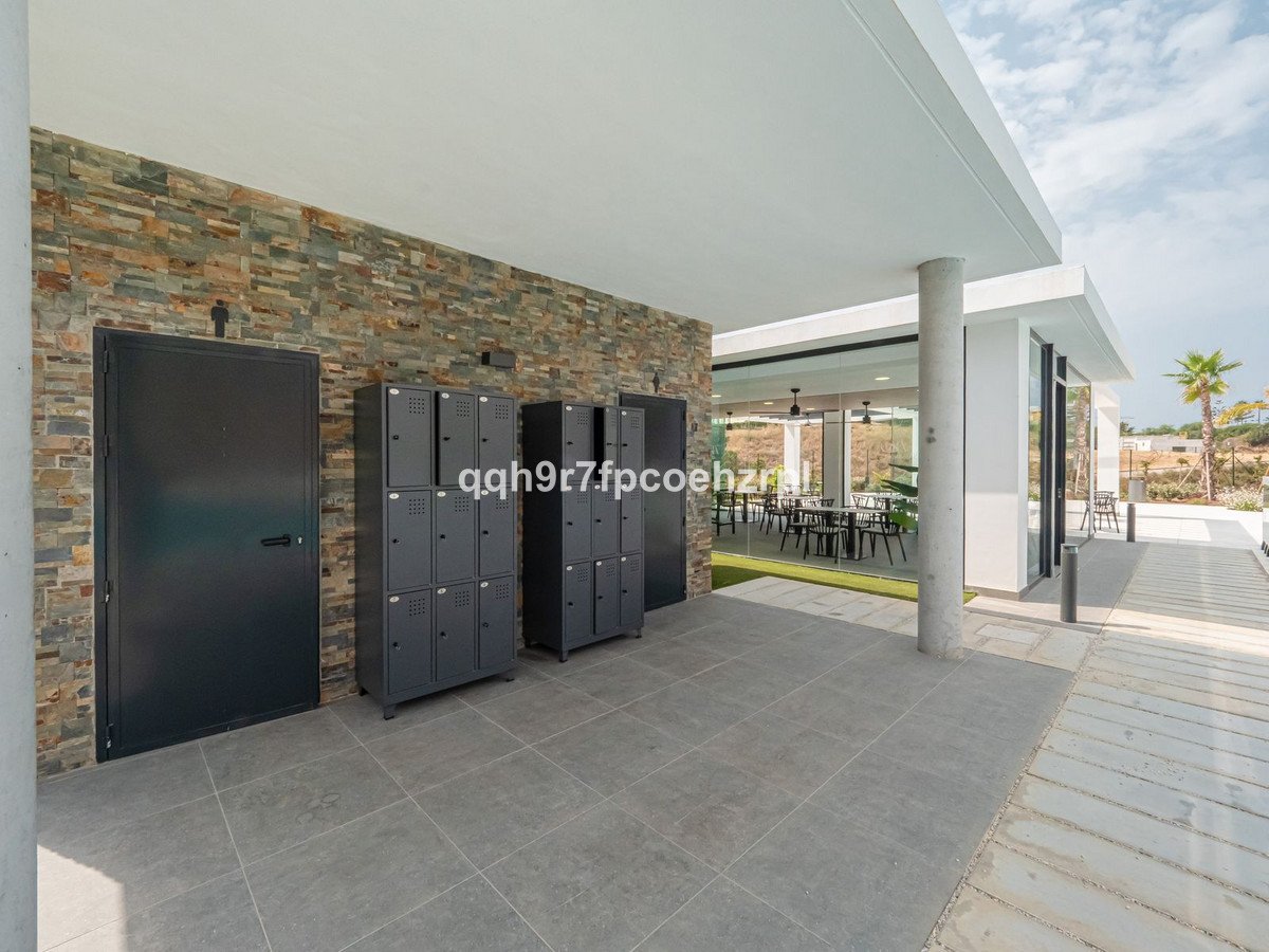 2 Bed Ground Floor Apartment in El Chaparral