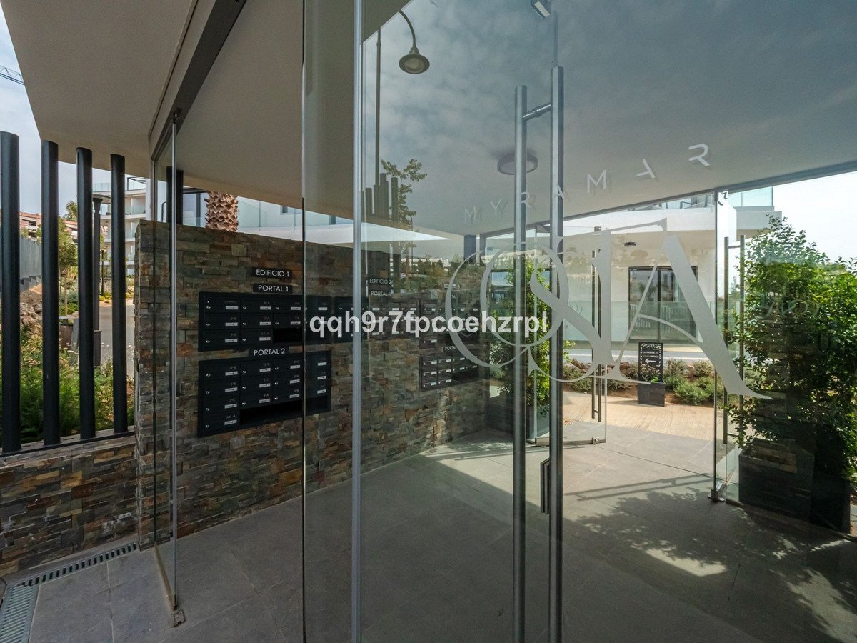 2 Bed Ground Floor Apartment in El Chaparral