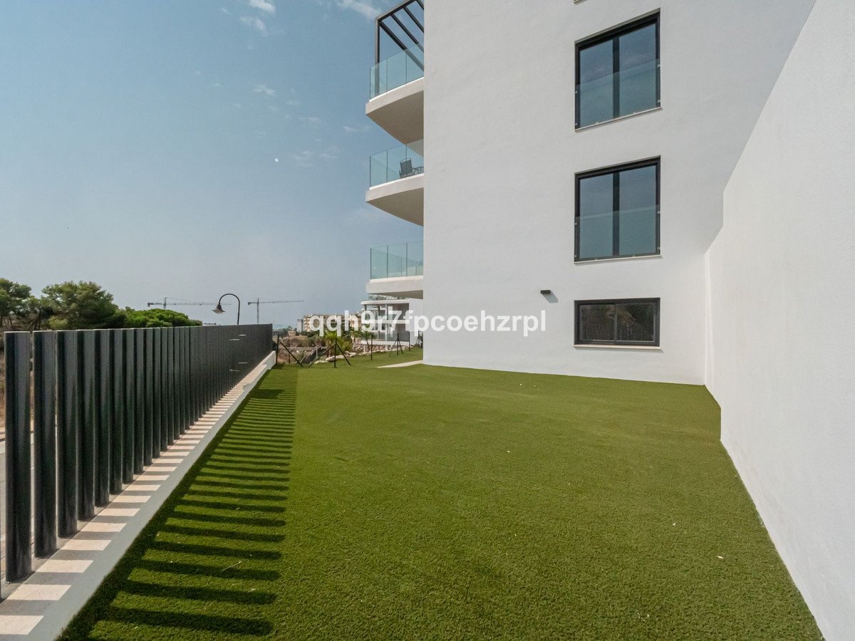 2 Bed Ground Floor Apartment in El Chaparral