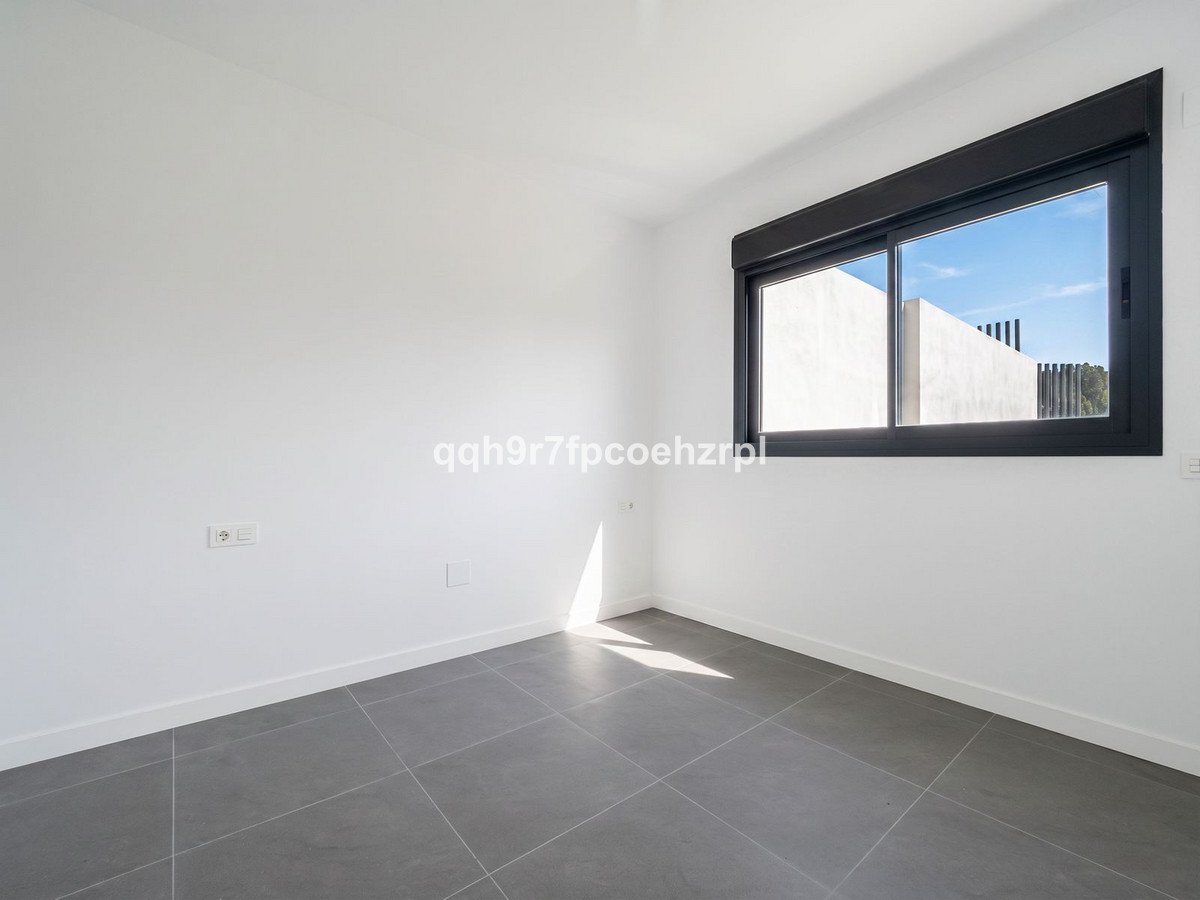 2 Bed Ground Floor Apartment in El Chaparral