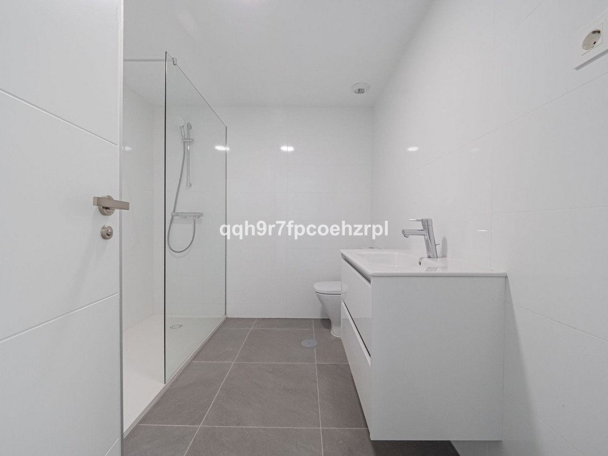 2 Bed Ground Floor Apartment in El Chaparral
