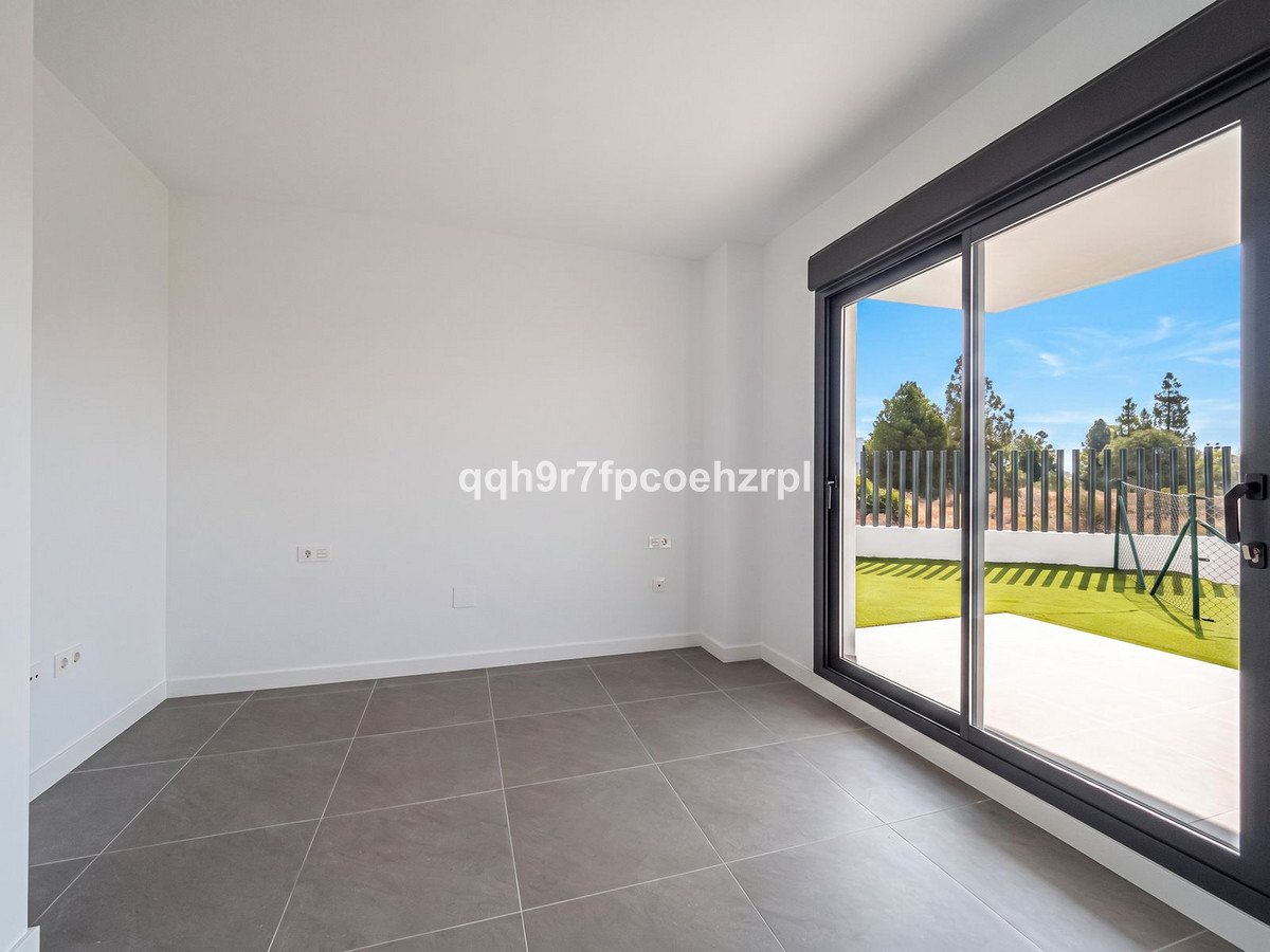 2 Bed Ground Floor Apartment in El Chaparral
