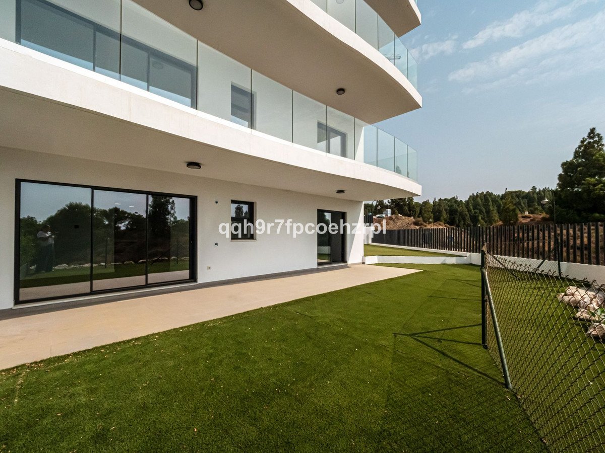 2 Bed Ground Floor Apartment in El Chaparral