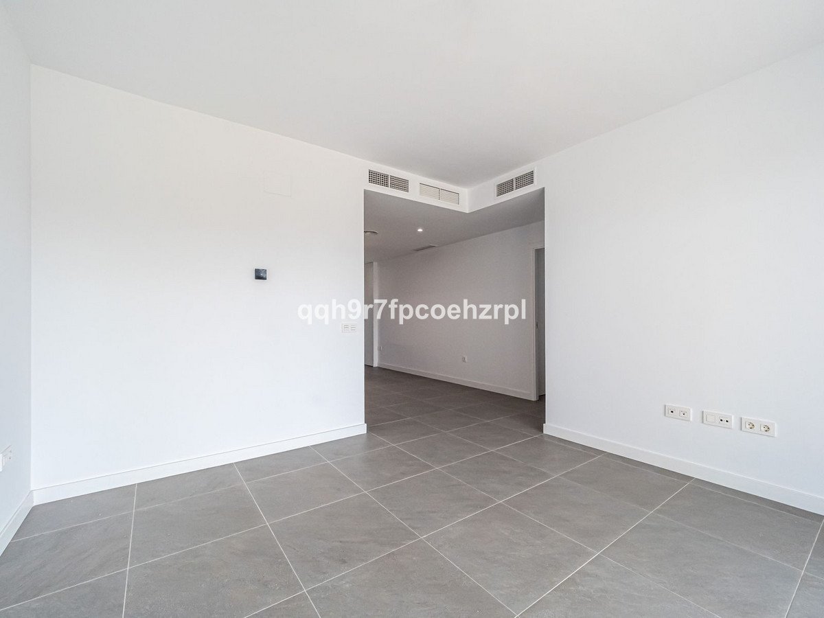 2 Bed Ground Floor Apartment in El Chaparral