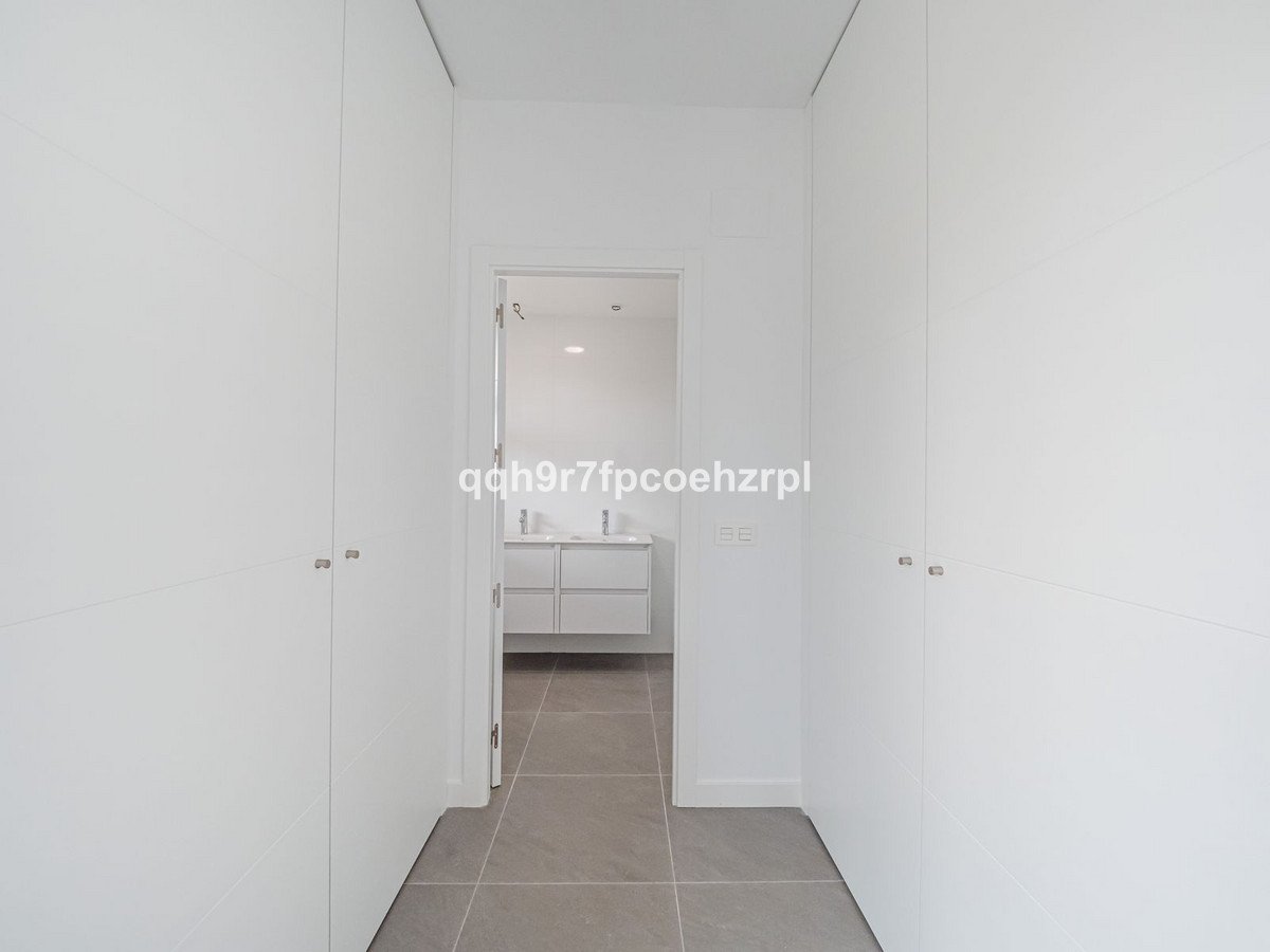 2 Bed Ground Floor Apartment in El Chaparral