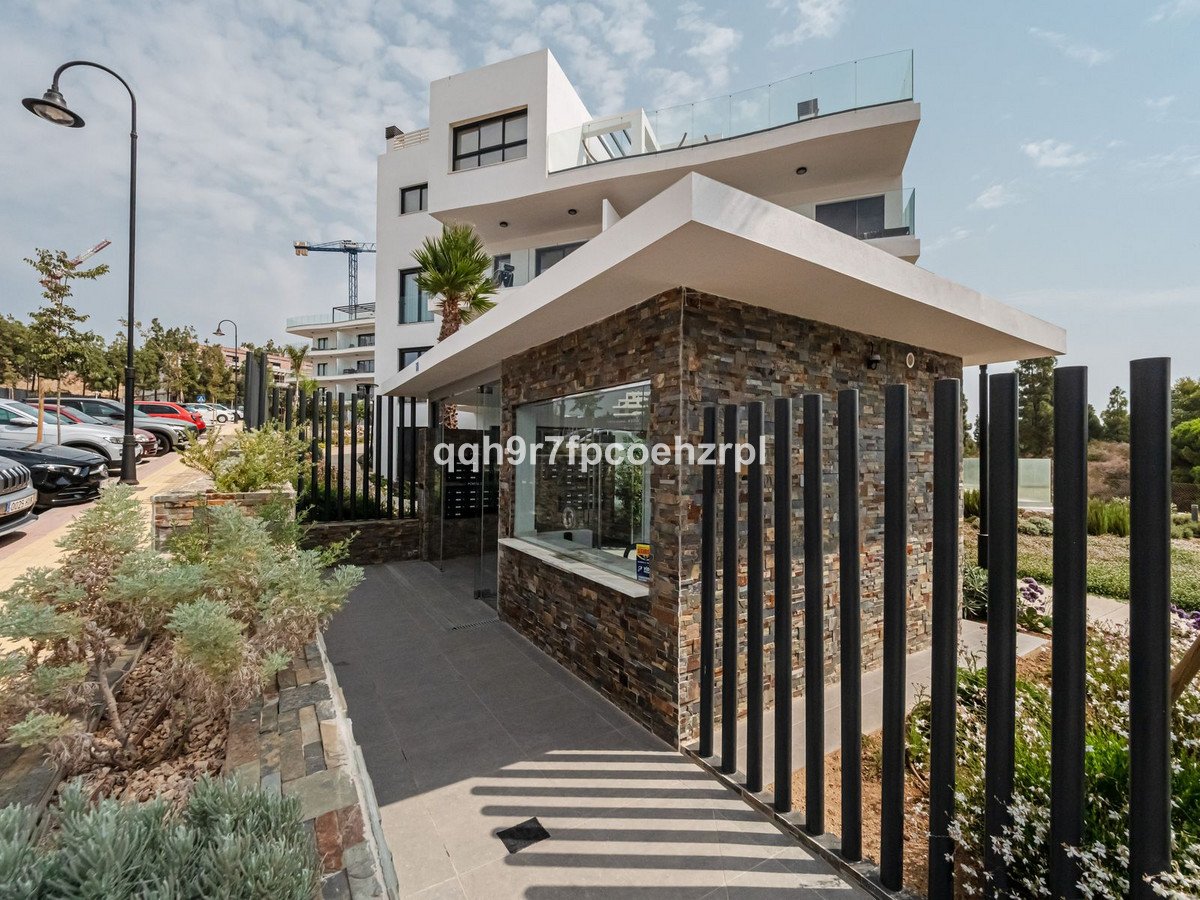 2 Bed Ground Floor Apartment in El Chaparral