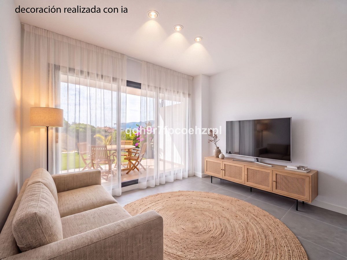 2 Bed Ground Floor Apartment in El Chaparral