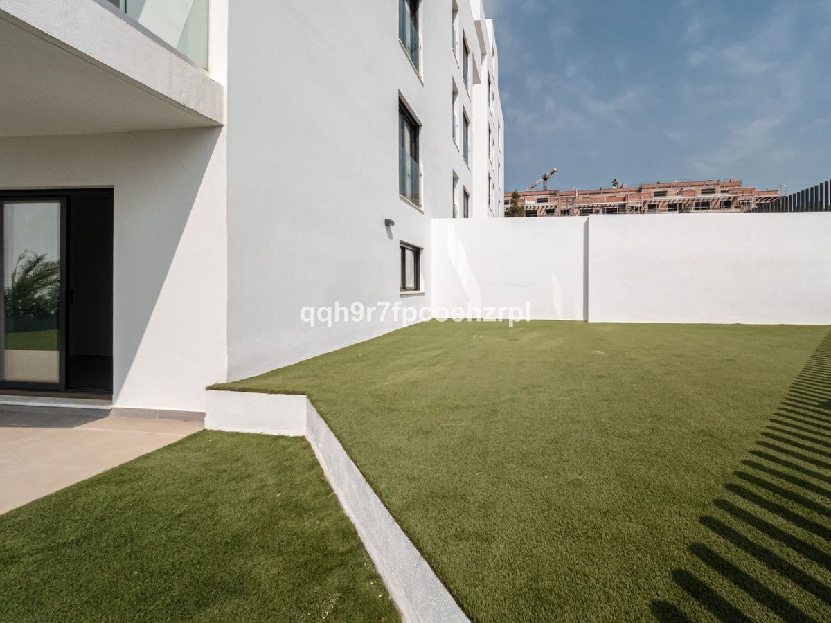 2 Bed Ground Floor Apartment in El Chaparral