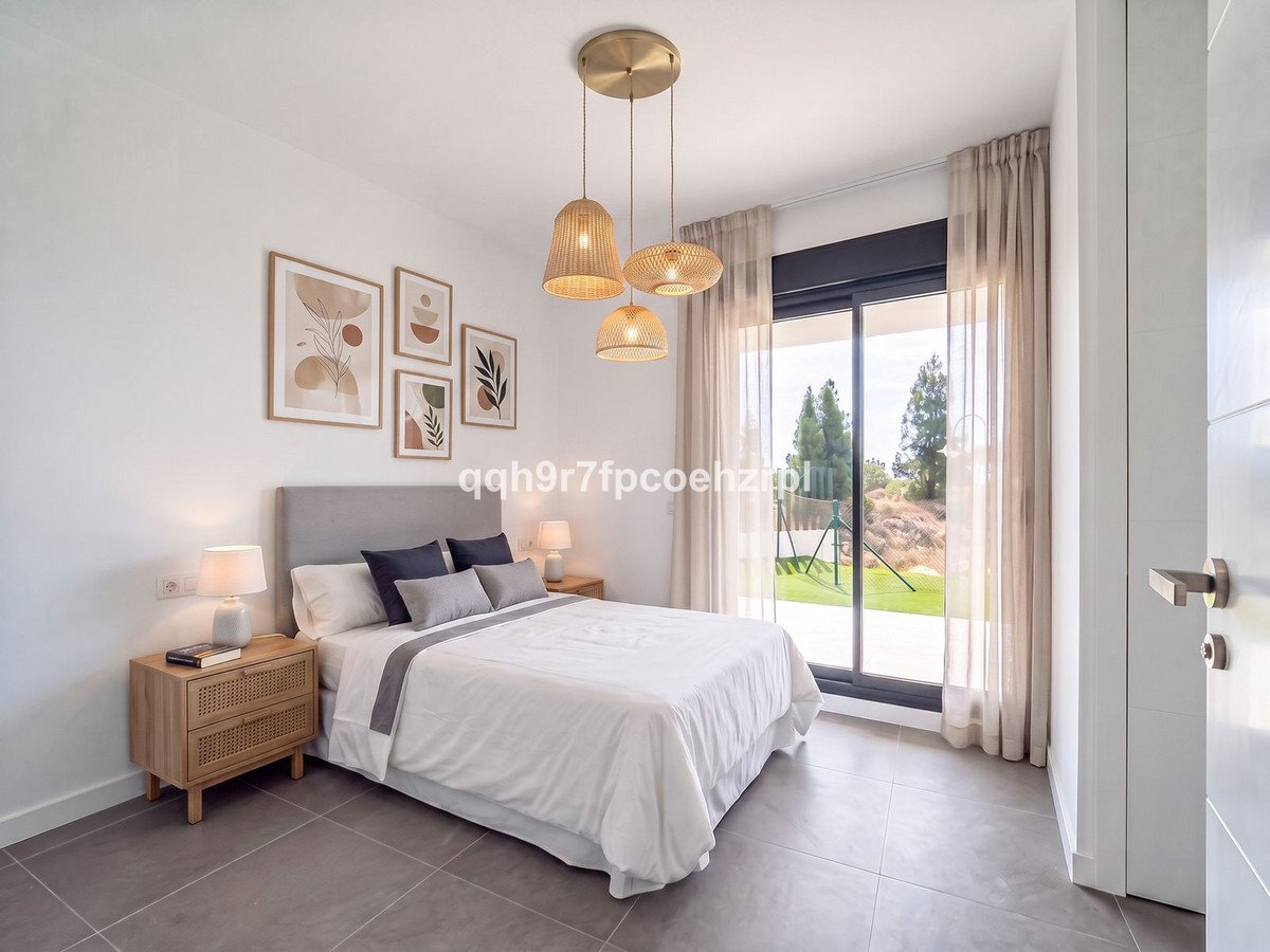 2 Bed Ground Floor Apartment in El Chaparral