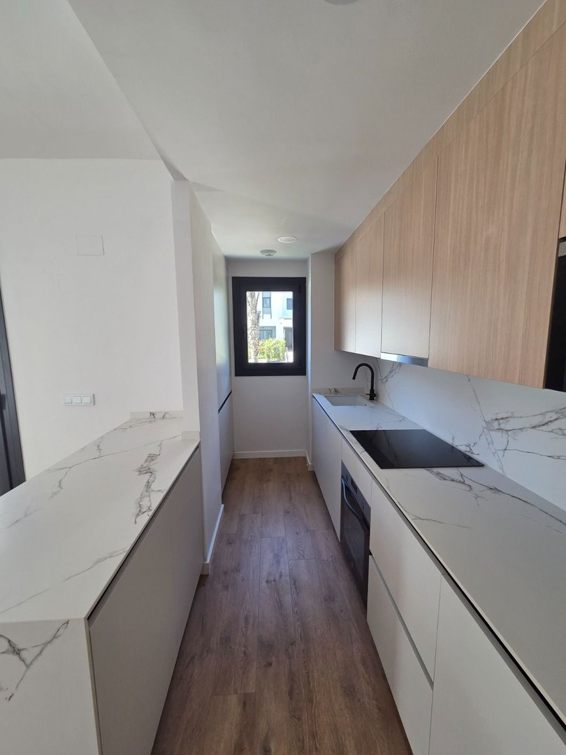 3 Bed Middle Floor Apartment in Estepona