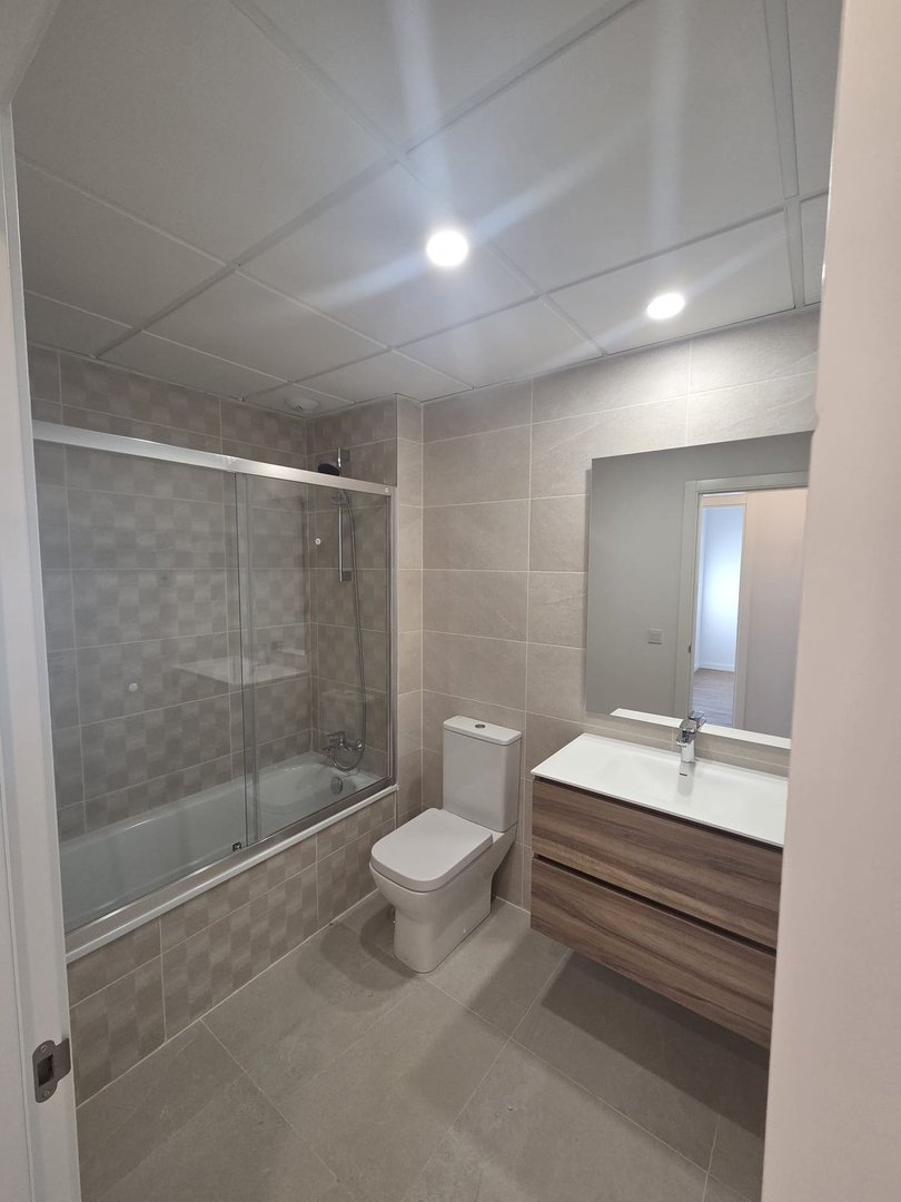 3 Bed Middle Floor Apartment in Estepona