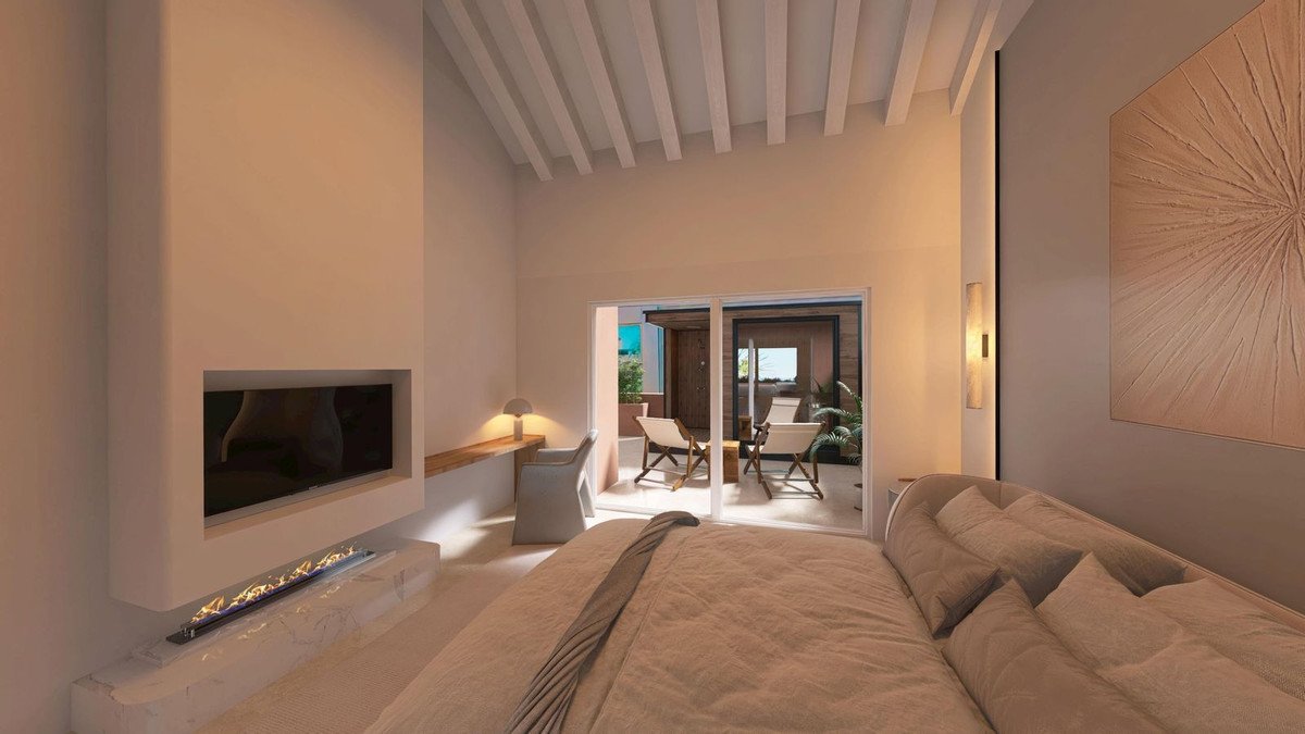 4 Bed Penthouse in New Golden Mile
