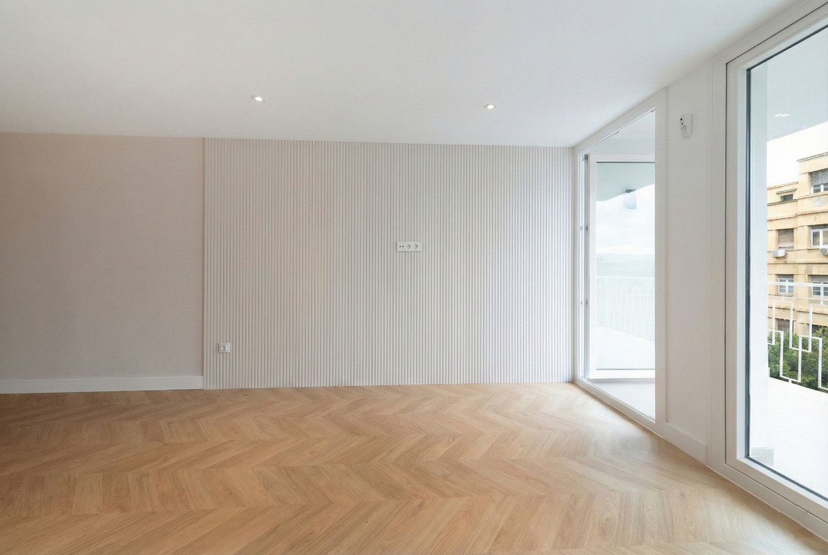 3 Bed Middle Floor Apartment in Malagueta