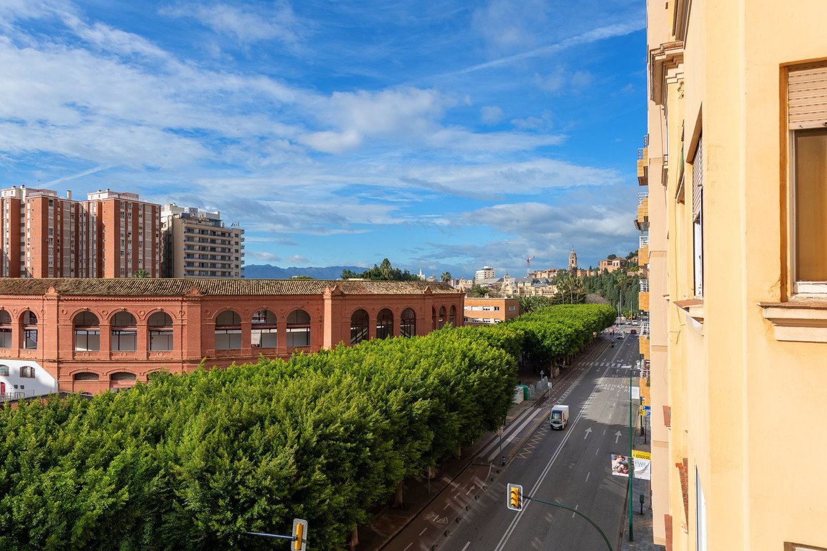 3 Bed Middle Floor Apartment in Malagueta