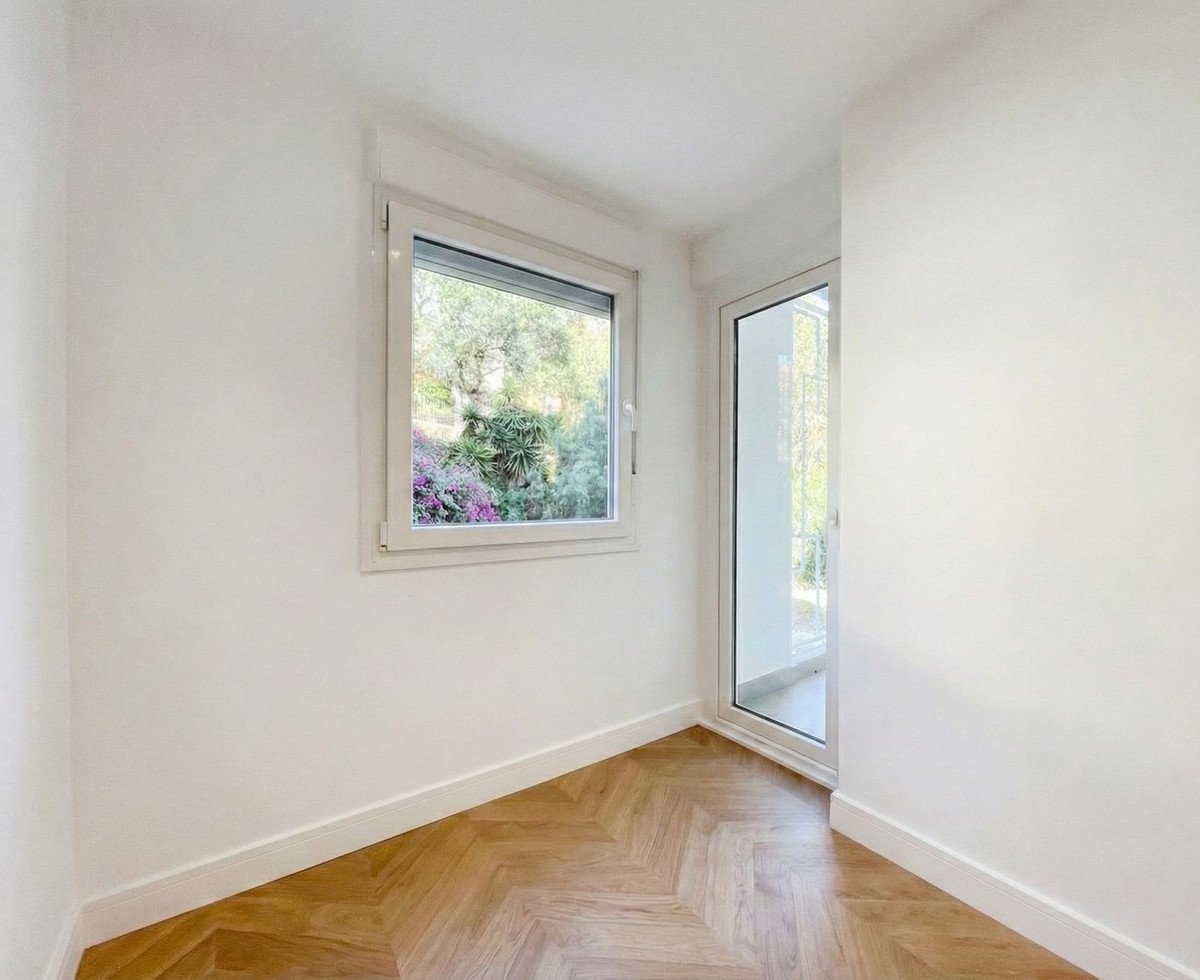 3 Bed Middle Floor Apartment in Malagueta