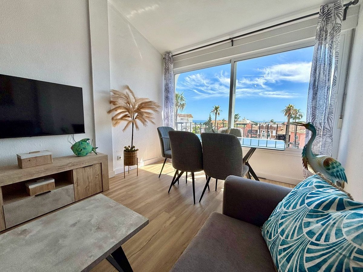 1 Bed Middle Floor Apartment in Calahonda