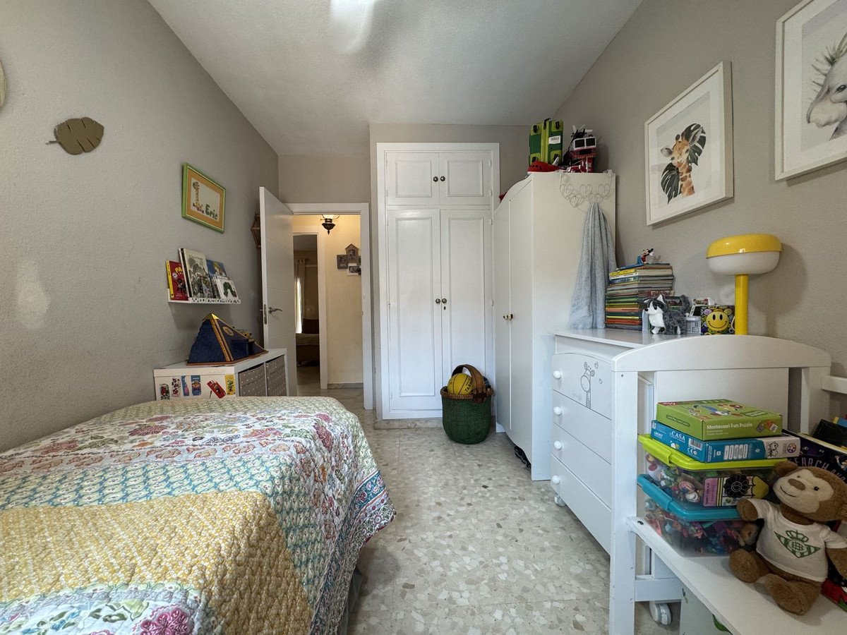 2 Bed Middle Floor Apartment in Los Boliches