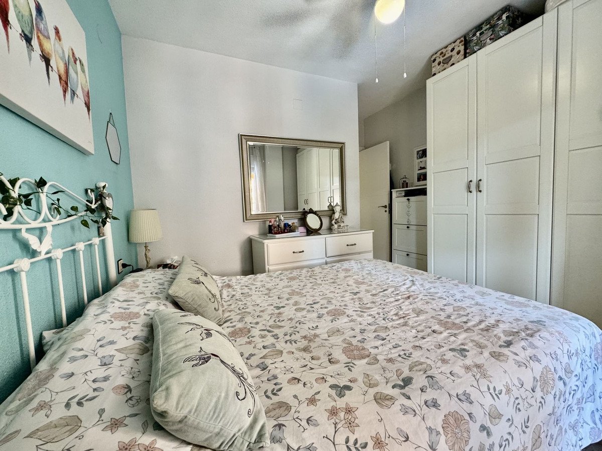 2 Bed Middle Floor Apartment in Los Boliches