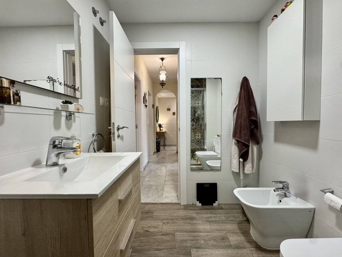 2 Bed Middle Floor Apartment in Los Boliches