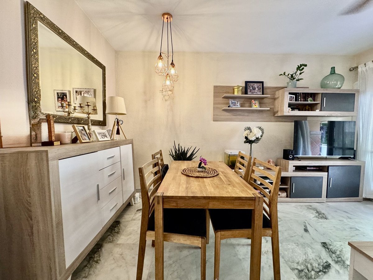 2 Bed Middle Floor Apartment in Los Boliches