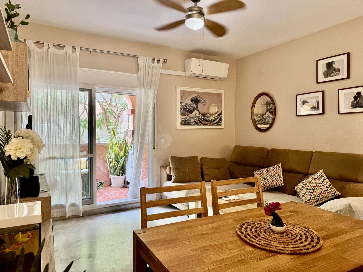 2 Bed Middle Floor Apartment in Los Boliches