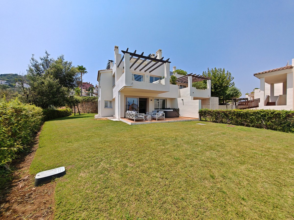 2 Bed Ground Floor Apartment in La Mairena