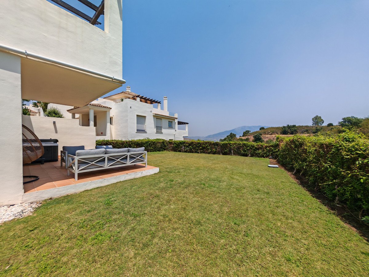 2 Bed Ground Floor Apartment in La Mairena