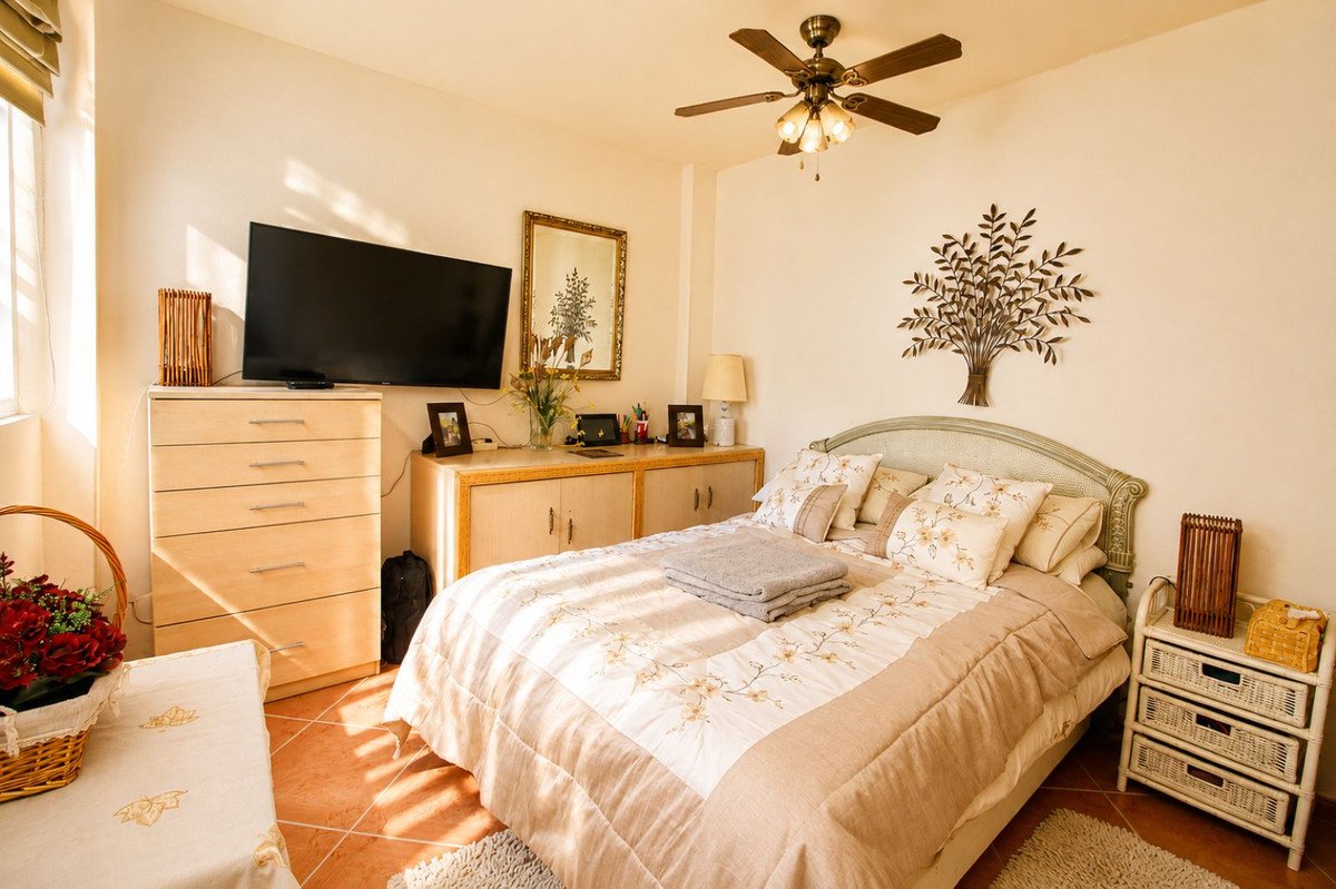 2 Bed Middle Floor Apartment in Nueva Andalucía