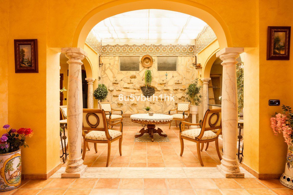 5 Bed Finca - Cortijo in Almogía