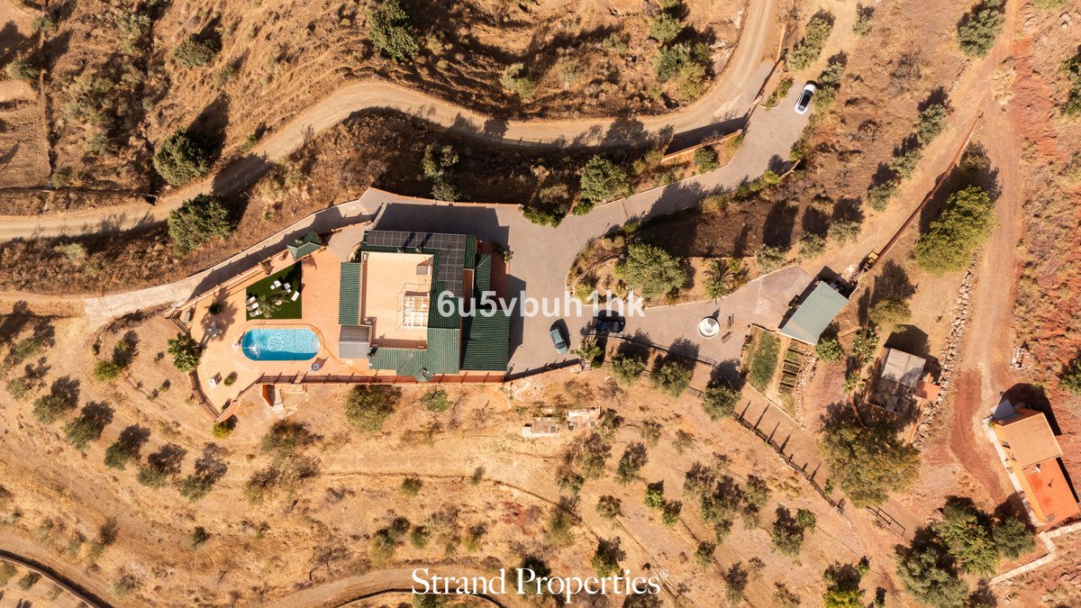 5 Bed Finca - Cortijo in Almogía