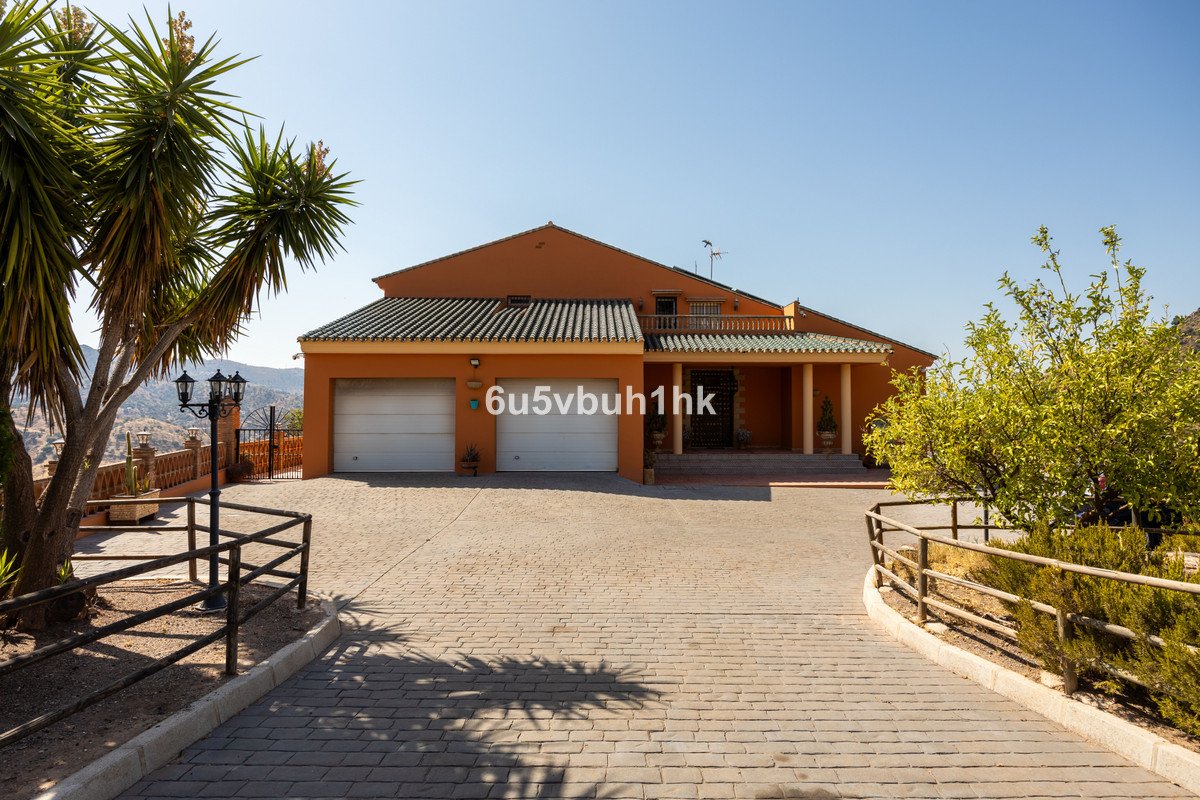 5 Bed Finca - Cortijo in Almogía