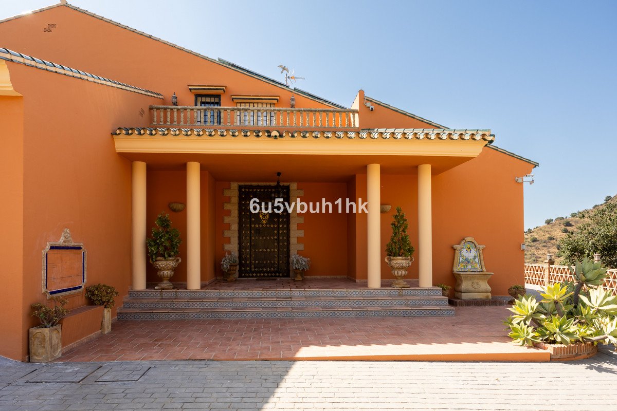 5 Bed Finca - Cortijo in Almogía
