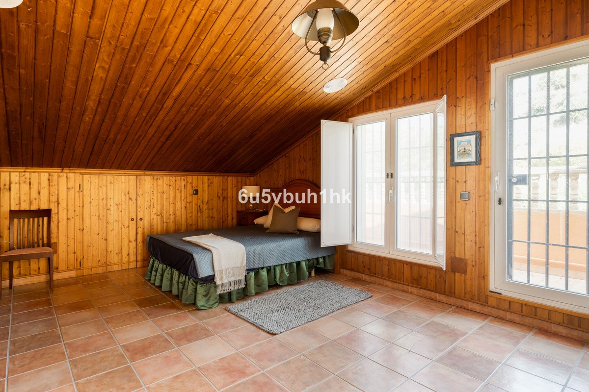 5 Bed Finca - Cortijo in Almogía