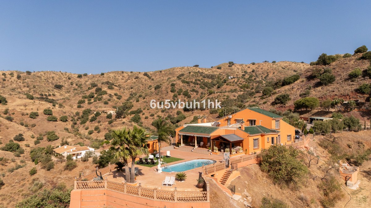 5 Bed Finca - Cortijo in Almogía