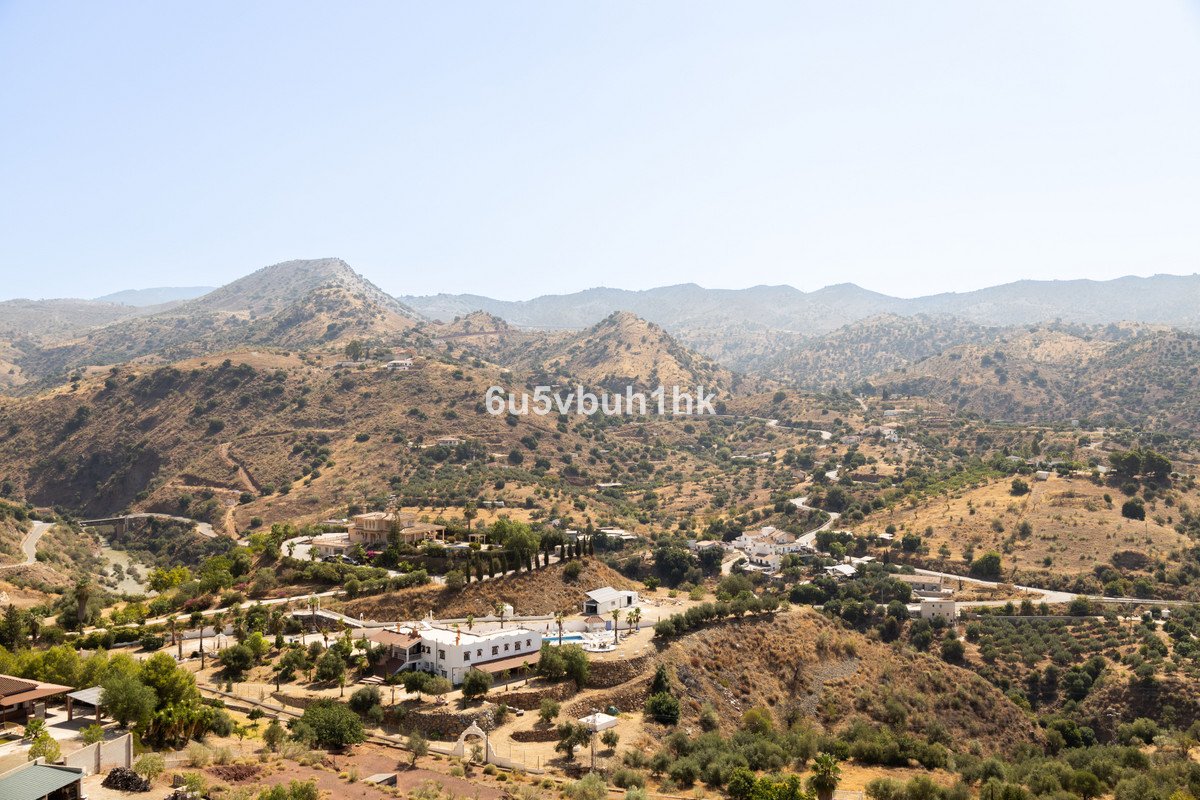 5 Bed Finca - Cortijo in Almogía