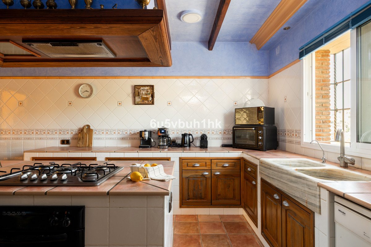 5 Bed Finca - Cortijo in Almogía