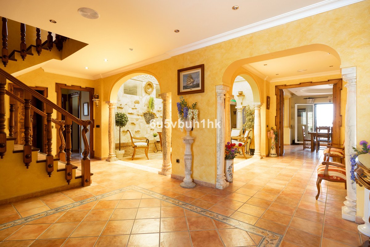 5 Bed Finca - Cortijo in Almogía
