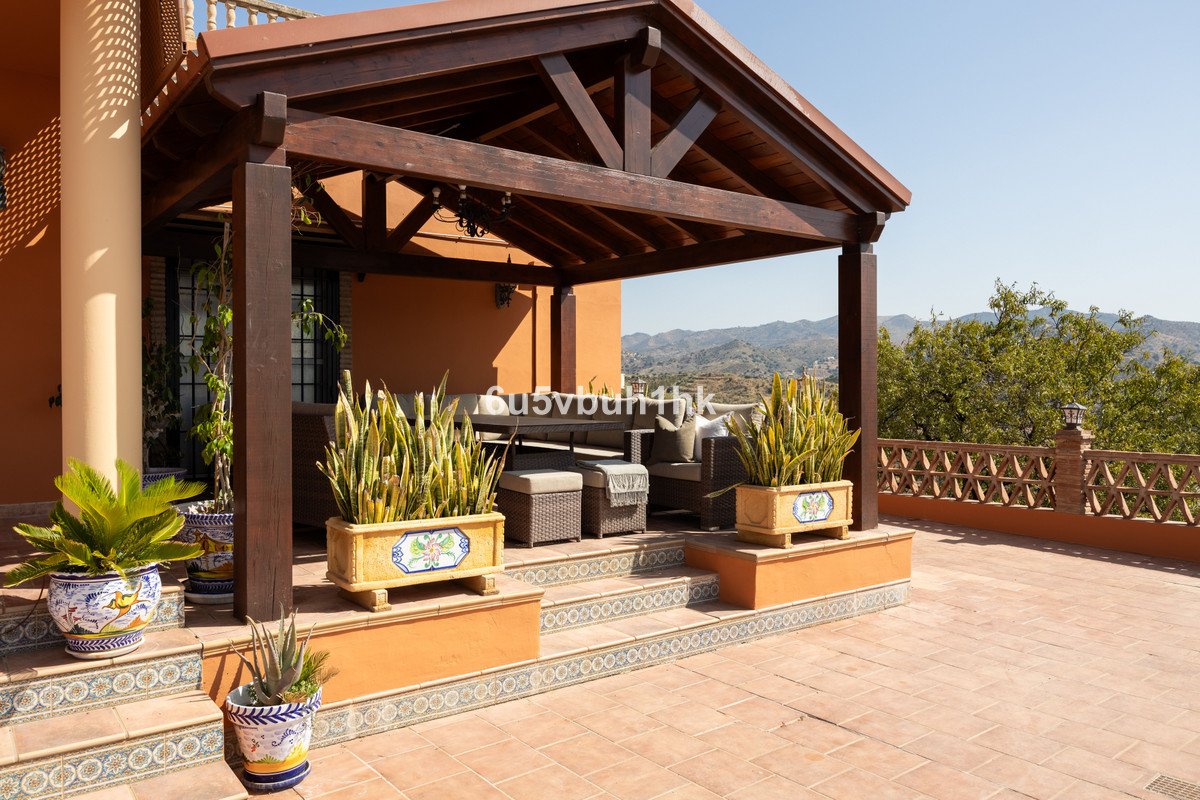5 Bed Finca - Cortijo in Almogía