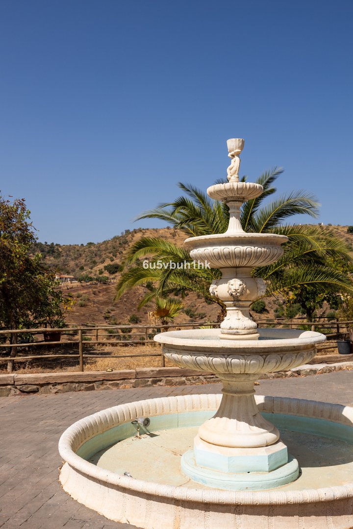 5 Bed Finca - Cortijo in Almogía