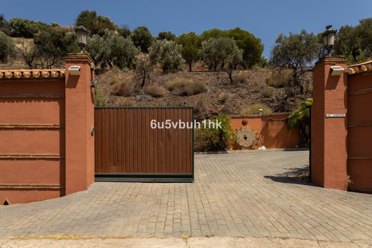 5 Bed Finca - Cortijo in Almogía