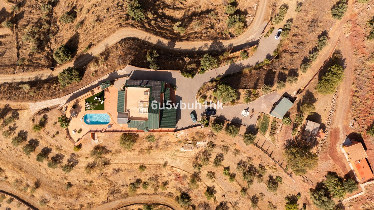 5 Bed Finca - Cortijo in Almogía