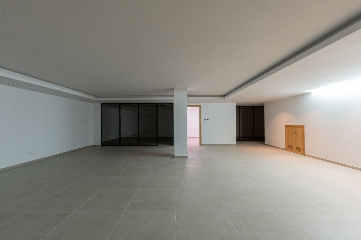 8 Bed Detached Villa in Cortijo Blanco