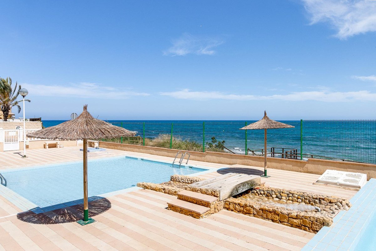 2 Bed Middle Floor Apartment in Torrevieja