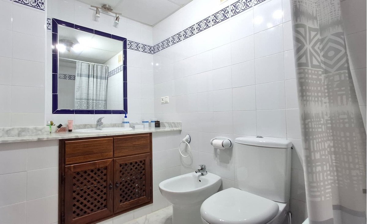 2 Bed Ground Floor Apartment in Playa de los Locos