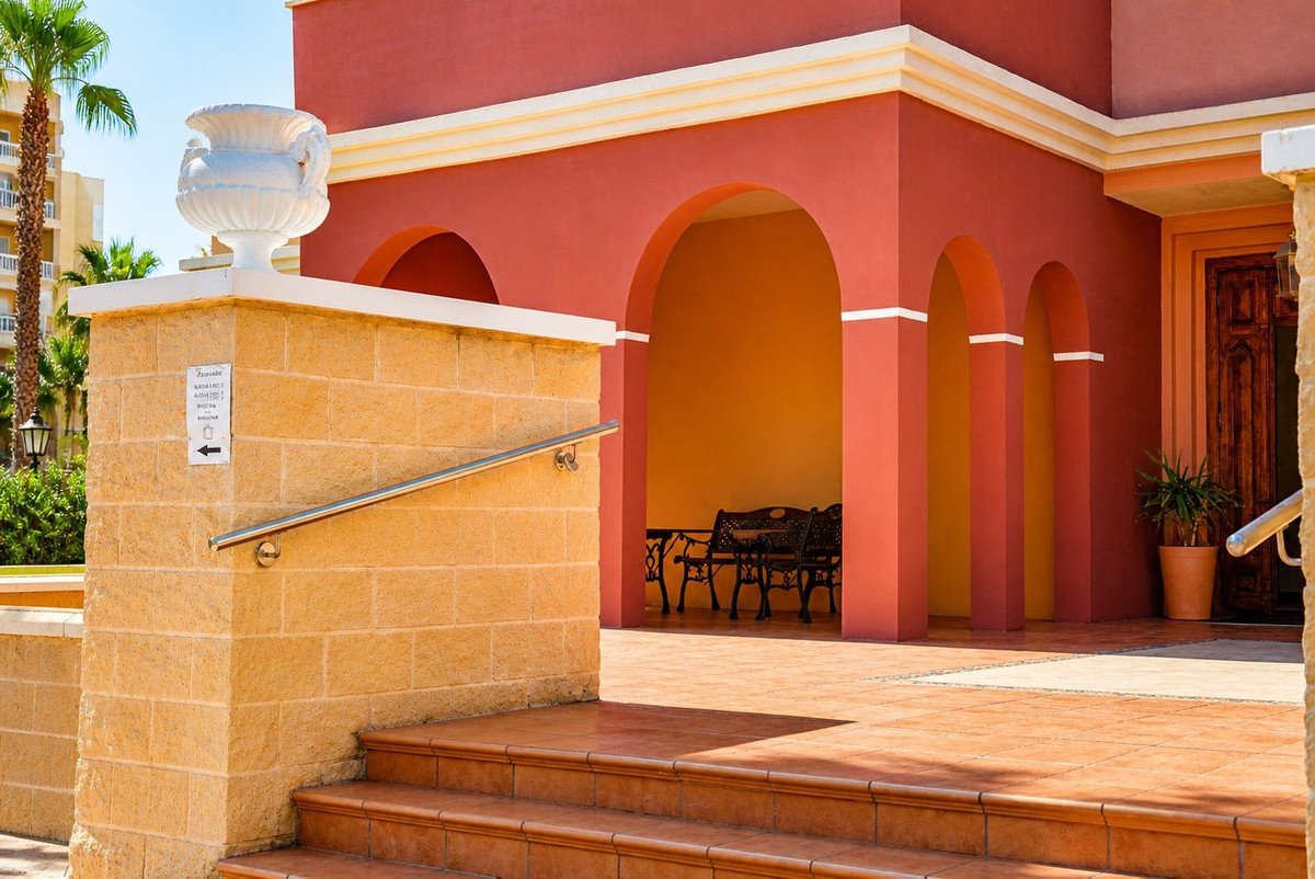 2 Bed Ground Floor Apartment in Playa de los Locos