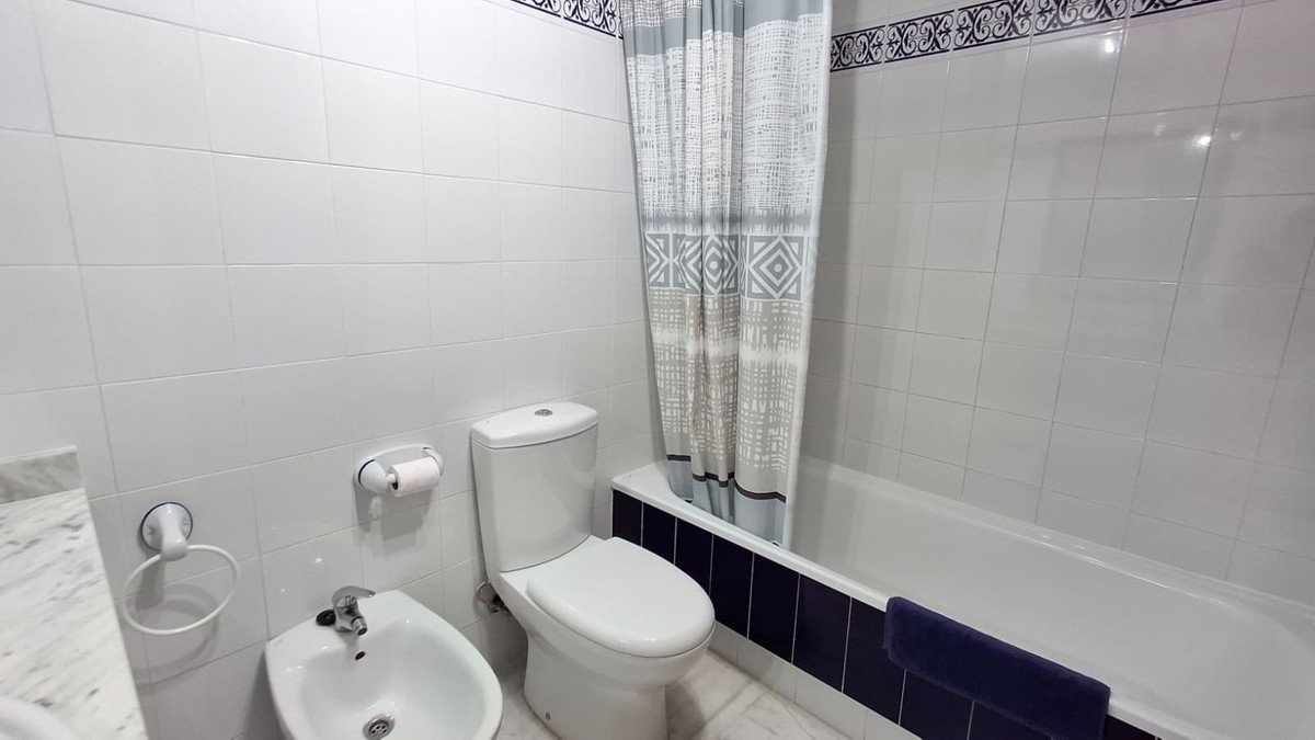 2 Bed Ground Floor Apartment in Playa de los Locos