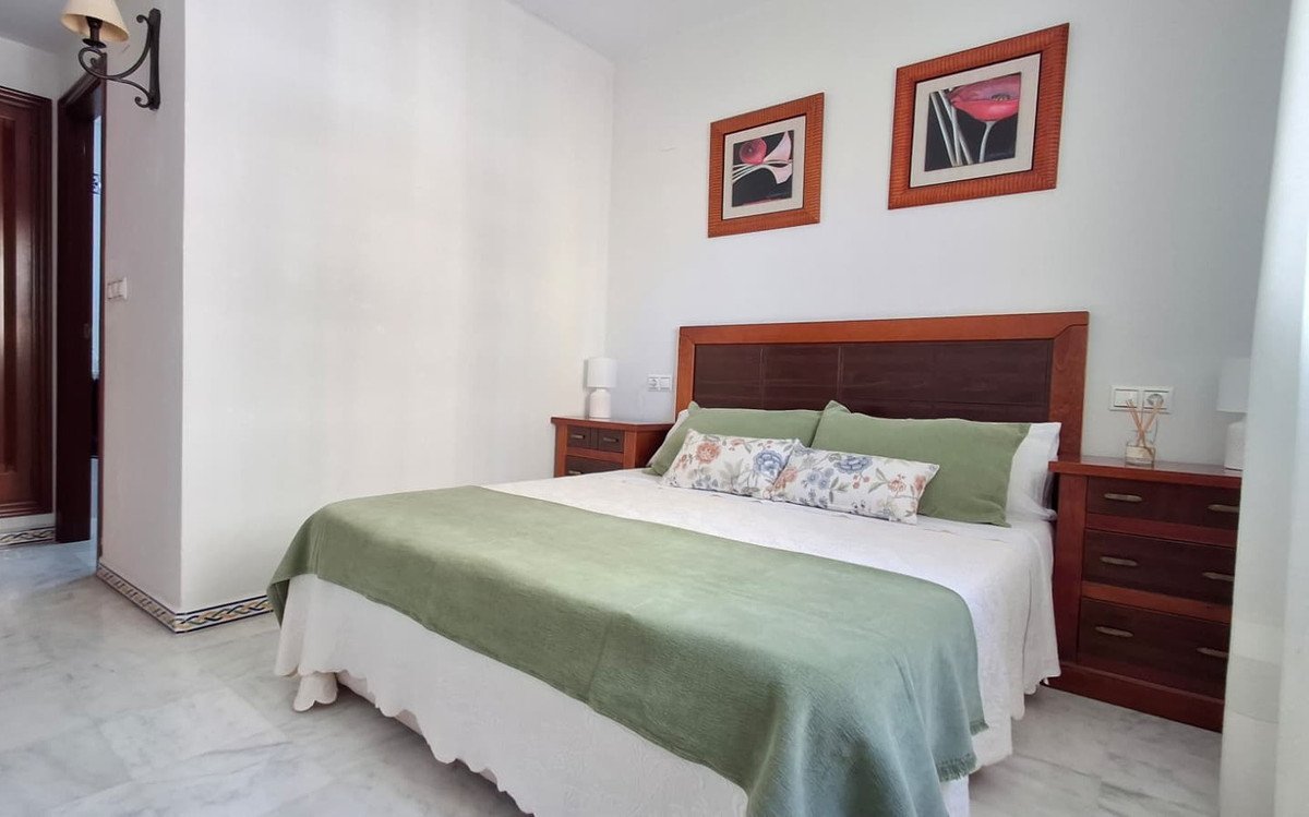 2 Bed Ground Floor Apartment in Playa de los Locos