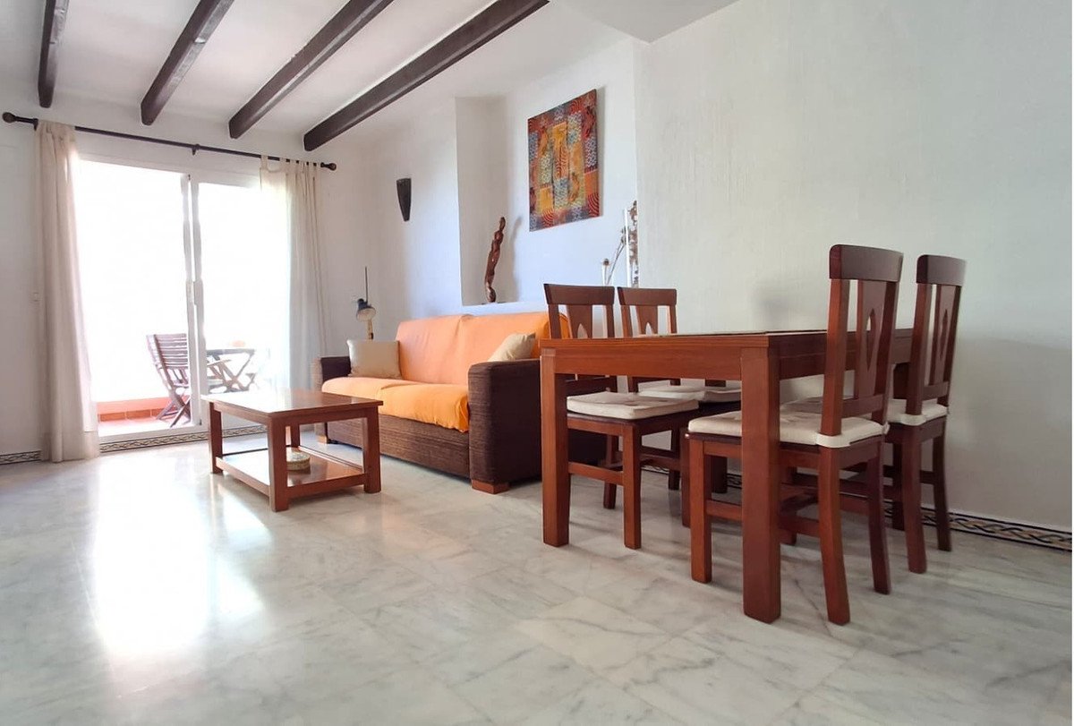 2 Bed Ground Floor Apartment in Playa de los Locos
