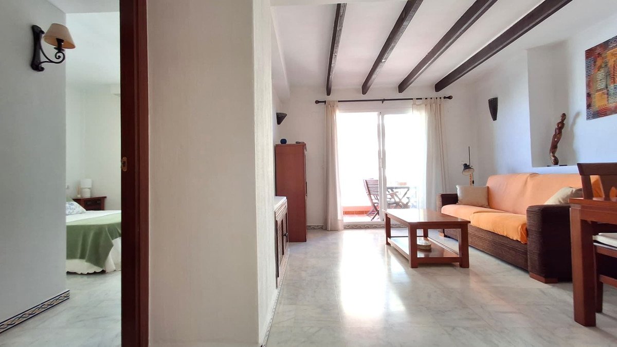 2 Bed Ground Floor Apartment in Playa de los Locos